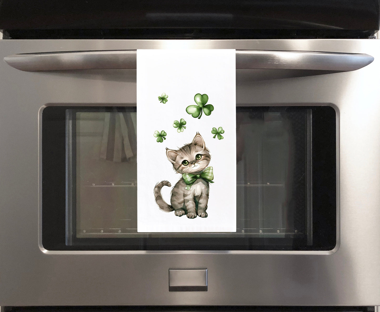 St. Patrick's Day Cat and Heart Shamrock Set of 2 Flour Sack Kitchen Towels Dish Cloth Hostess St Patricks Day Irish Gift for Women Men
