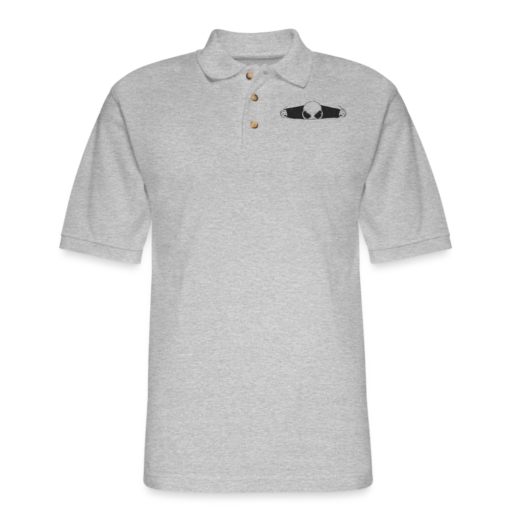 Peeking Grey Alien Men's Pique Polo Shirt - heather gray