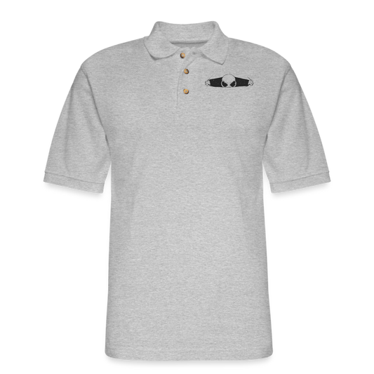 Peeking Grey Alien Men's Pique Polo Shirt - heather gray